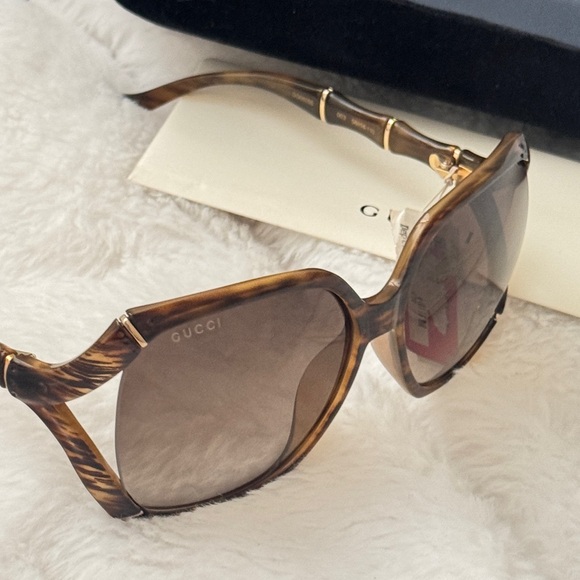Gucci Tortoiseshell bamboo style oversized Sunglasses / NWT - Picture 2 of 9